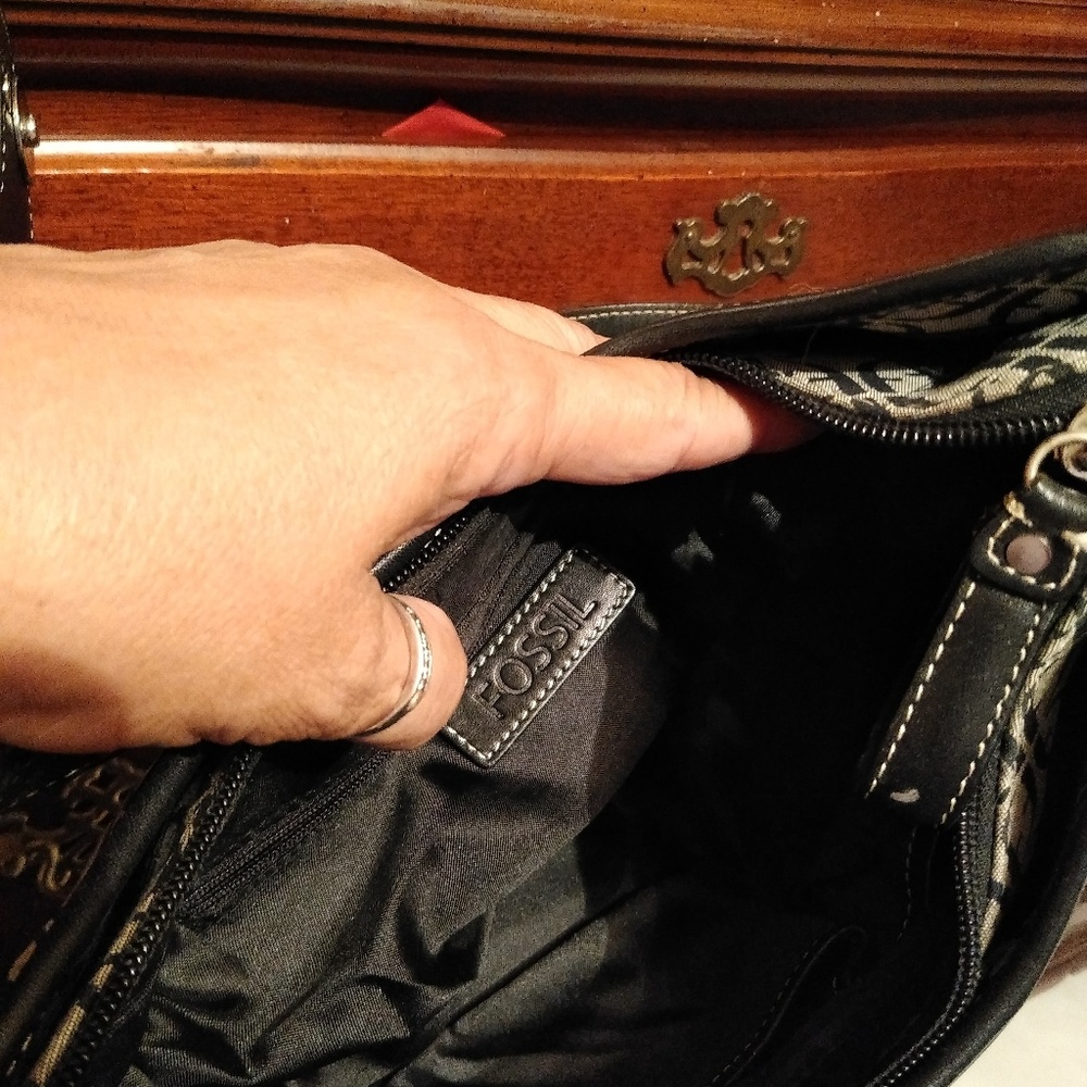 Purse - Picture 2 of 8